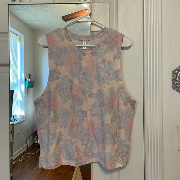 Fabletics Jade Muscle Tank - Picture 3 of 7